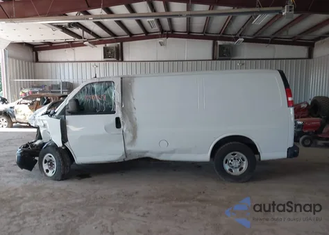 2015 Chevrolet Express 3500 Work Van z USA, uszkodzony, nr VIN 1GCZGTCGXF1229754